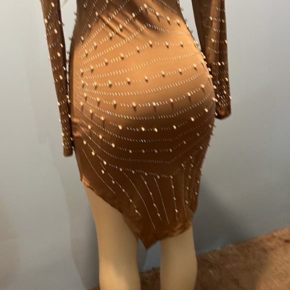 Beautiful brown dress with pearls - Picture 6 of 8